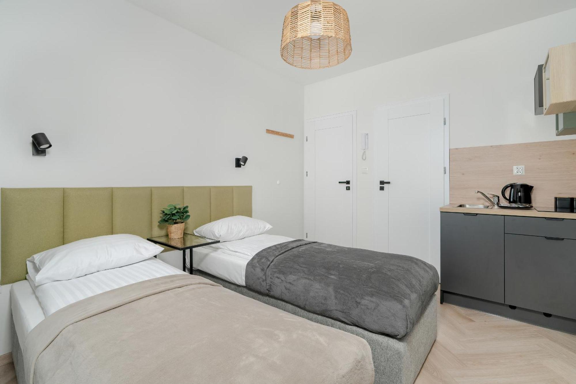 Leilighet With Balcony In By Renters Poznań
