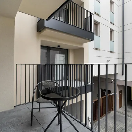Studio With Balcony In Poznan By Noclegi Renters Eksteriør bilde